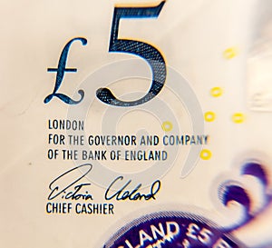ÃÂ£5 pound note close up for QueenÃ¢â¬â¢s face